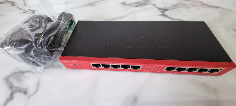 MIKROTIK  RB2011iL-IN 5xEthernet, 5xGigabit Ethernet, Router OS Level 4, LAN - Image 2 of 4