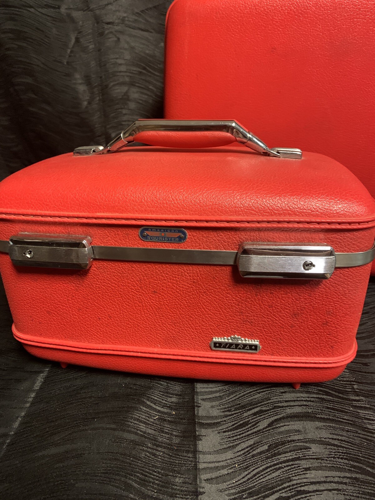 Vtg American Tourister Tiara Red 21” Suitcase Luggage and Makeup Case