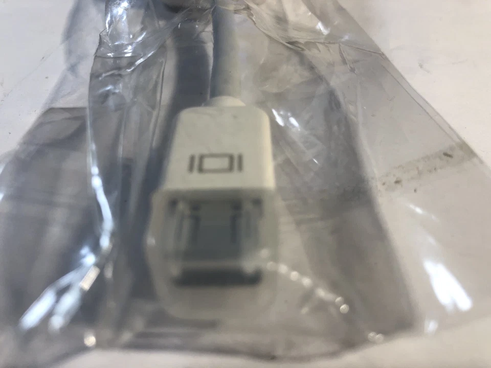 Apple Mini-VGA Plug to S Video & RCA composite Mac to TV Adapter 603-2650  - Image 4 of 4