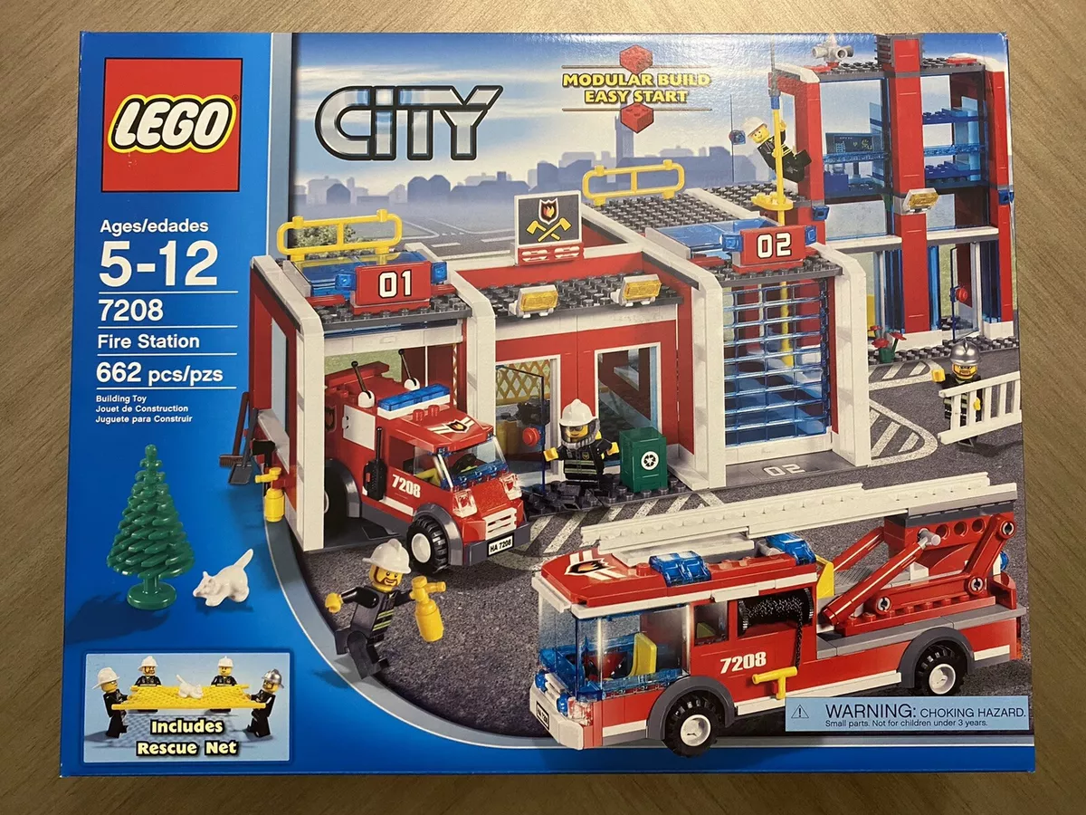  LEGO City Fire Station 7208 : Toys & Games