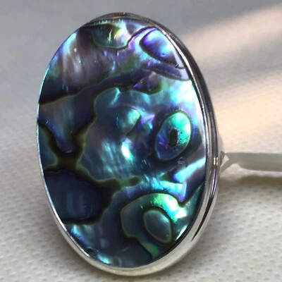 Anillo concha de abulón ovalado (talla 7) hecho por artesanos de la isla de Bali Foto 1 de 4