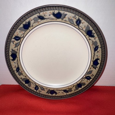 Set of  2 Arabella by Mikasa Intaglio Salad Plates 8-1/4  CAC01 Discontinued