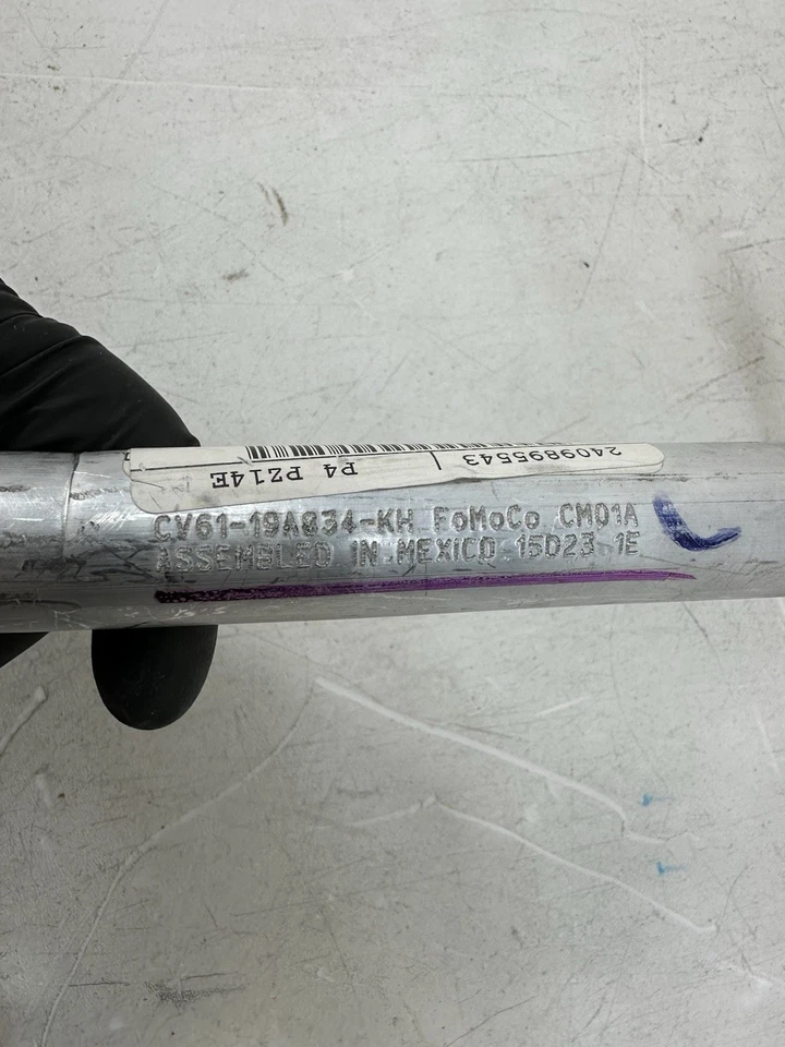 Manguera de tubo condensador Ford Escape 15-16 Lincoln MKC 13-16 CV6Z19A83D NUEVO OEM Foto 3 de 4