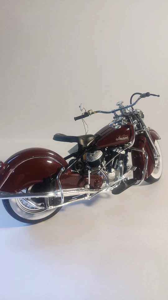 Guiloy 1948 Indian Chief 1/10 Scale Diecast Model Bike Collection.NIB - Image 4 of 4