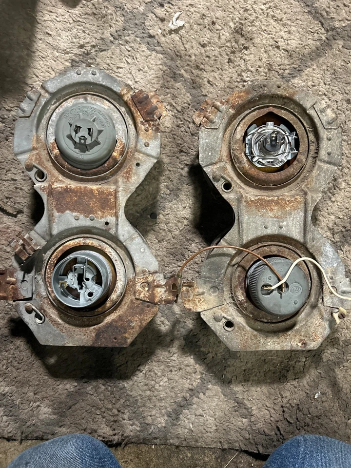 Mercedes w108 w109 w111 w112 Hellas US headlamps headlights Original Bosch - Image 2 of 3