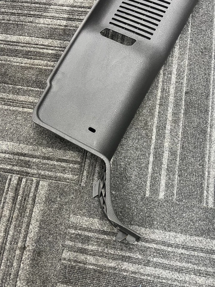 Ford F-550 Super Duty 2011-2016 panel de ajuste de pilar C inferior izquierdo BC34-2531013 Foto 2 de 4