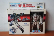2006 Macross 1/100 Scale VF-1A Valkyrie Hikaru Ichijo 3-Mode Transformer