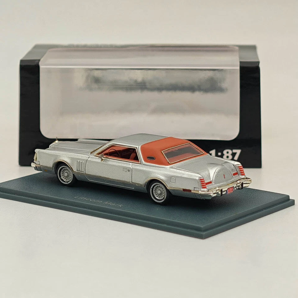 1/87 NEO SCALE MODELS Lincoln Continental Mark V Silver Resin Car Limited - Image 4 of 4