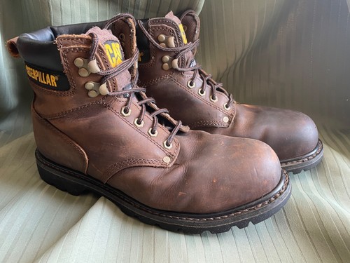 caterpillar silverton work boots