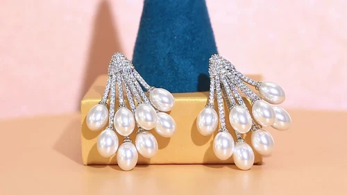 Exclusivos aretes de perlas grandes chapados en oro amarillo circonita cúbica para mujer cóctel fiesta - Vídeo 1 de 1