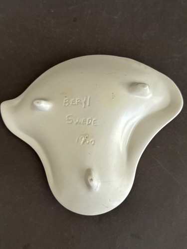 BERYL SWEDE WHITE MCM ABSTRACT LEAF ASHTRAY VINTAGE - Picture 5 of 5