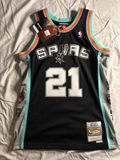 San Antonio Spurs Tim Duncan Mitchell & Ness HOF Jersey Retirement Size M