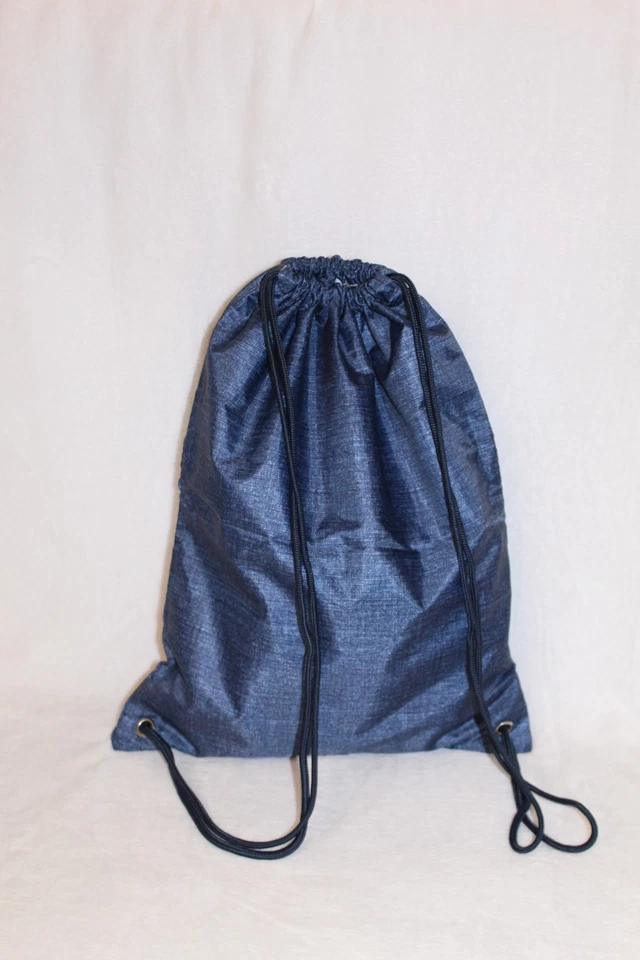 Saco Thirty-One Cinch (Crosshatch Azul con K Rosa) con Bolsillo con Cremallera Nuevo  Foto 2 de 4