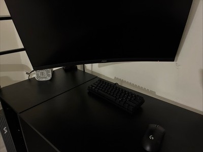 Aoc Curved 27 Inch 240 Hz Monitor With Logi Tech Mouse And Razer Keyboard