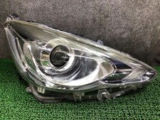 TOYOTA Aqua 2016 DAA-NHP10 Right Headlight 8111052K60 [Used] [PA120404493]