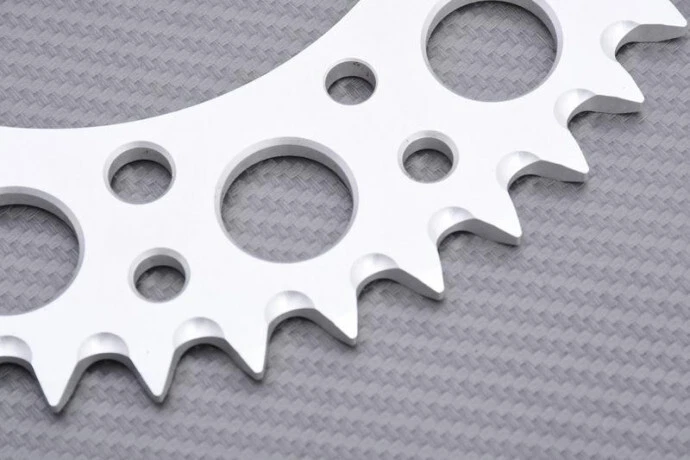 Corona RENTHAL Ultra Light 44Denti 520 HONDA XR 200 1984-1985 465U-520-44GPSI Foto 2 de 3