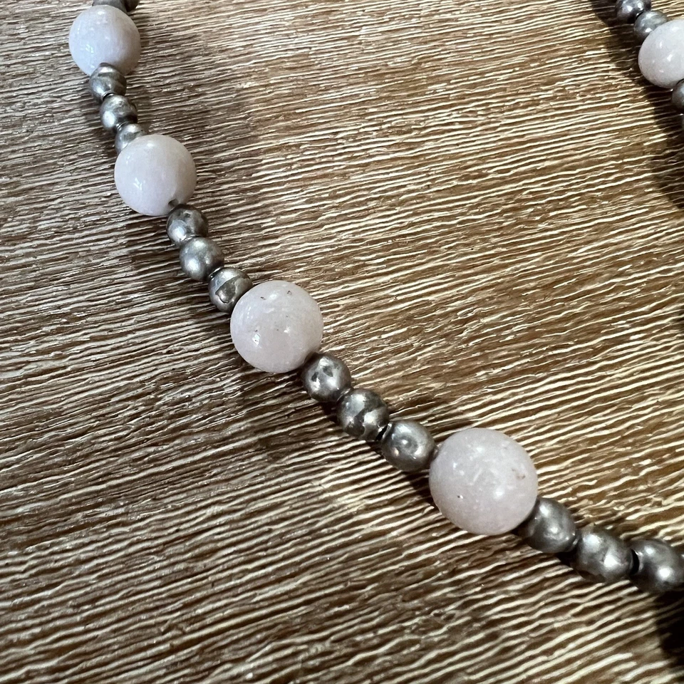 Lindo Colar Borboleta Exclusivo Creme e Contas Marrom Boho Feito à Mão Vintage - Imagem 3 de 4