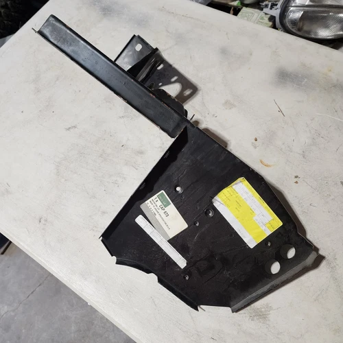 Jaguar CAP000673 L/H Mount Frame CAP 673