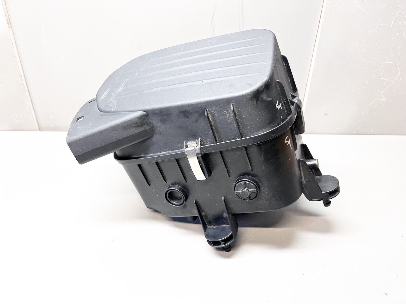 ⭐️2014-2020 Maserati Quattroporte Engine Air Intake Filter Left Box Housing OEM