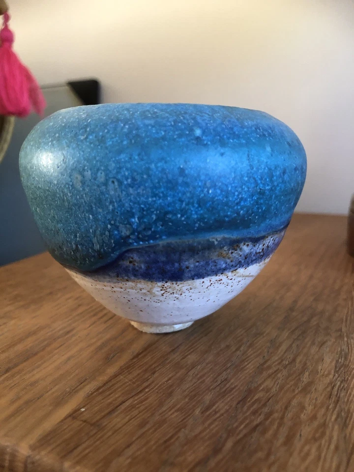 Vintage Studio Pottery Small Vase / Pot  - Signed RW on base - Image 3 of 4