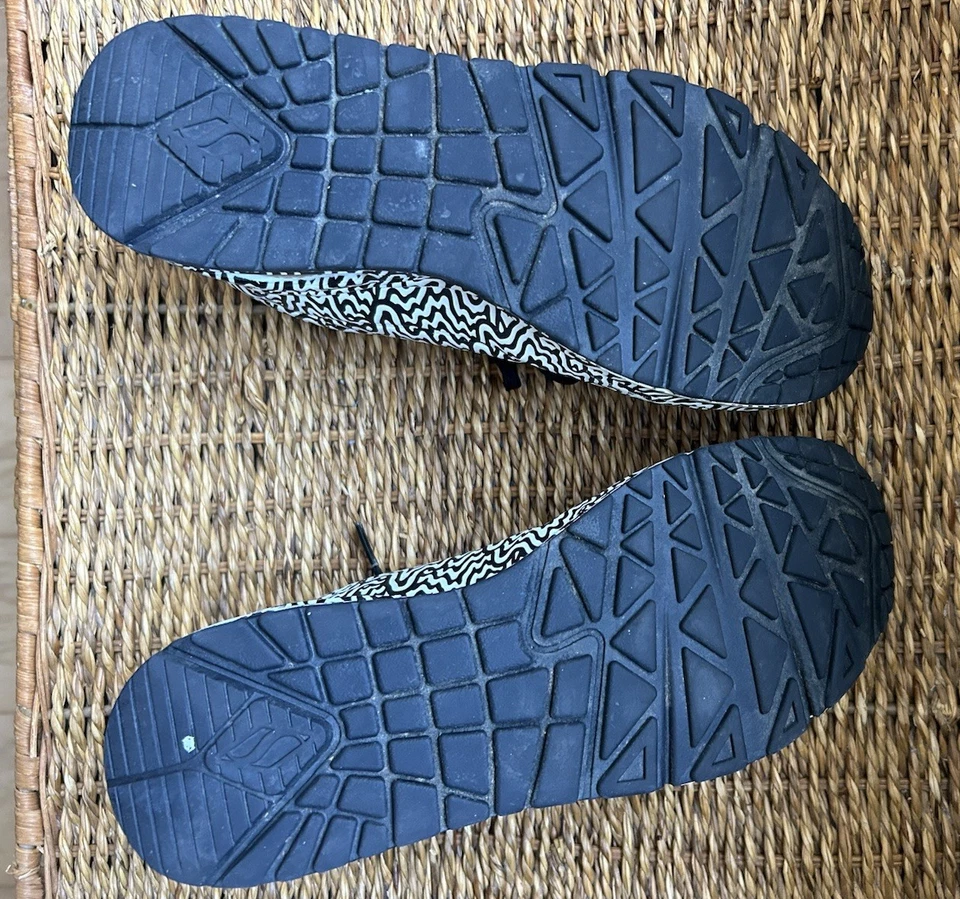 Jen Stark: Zapatilla deportiva de goteo Uno-Infinite Skechers talla 6,5 Streetwear arte mural Foto 4 de 4