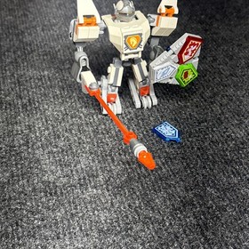 LEGO NEXO KNIGHTS: Battle Suit Lance (70366)