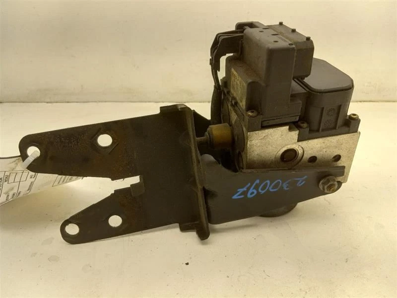 Conjunto de piezas de freno antibloqueo sin control de tracción 99-02 Camaro 10424856 Foto 2 de 4