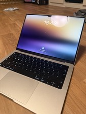 Apple MacBook Pro 14 Zoll (512GB SSD, M1 Pro, 16GB) Laptop - Silber
