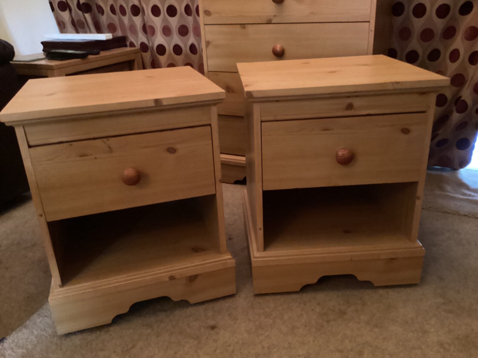 Pine effect bedroom furniture set of 4 pieces on castors solid