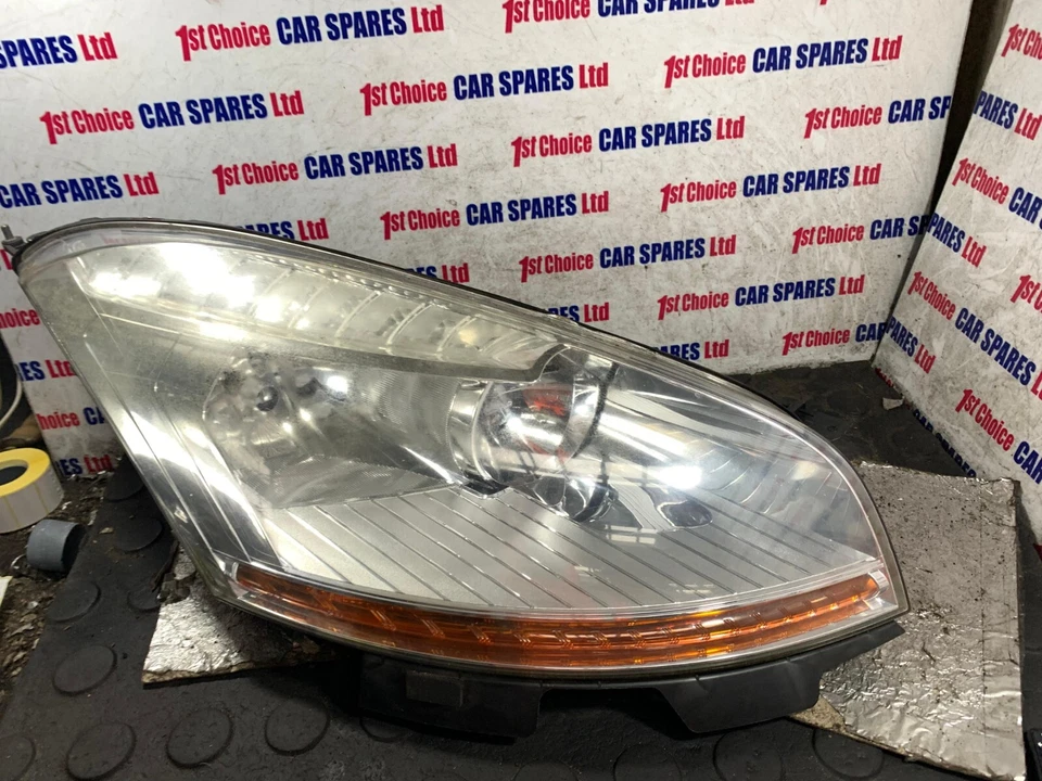 Citroen c4 Picasso 2008 DRIVER SIDE head light lamp BROKEN CLIP - image 3 of 4