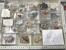Kleine Sammlung mit Mineralien in Dosen, beschriftet, nur Grube Clara D (Clara2)