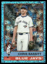 Chris Bassitt 2025 Topps Heritage Chrome Aqua Sparkle Toronto Blue Jays #476