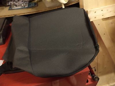 Coiffe assise banquette ARD Fiat Punto neuve en tissu pour le confort des trajets en famille