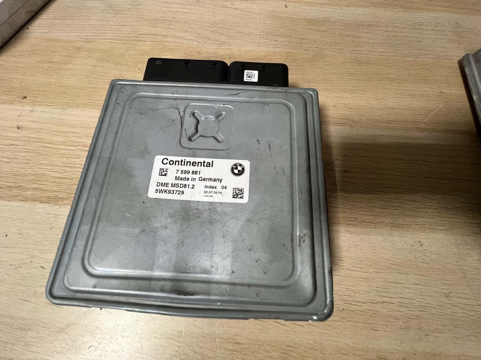 BMW 3 Series E90 320i 5WK93729 MSD81 Engine Control Unit 7599881 