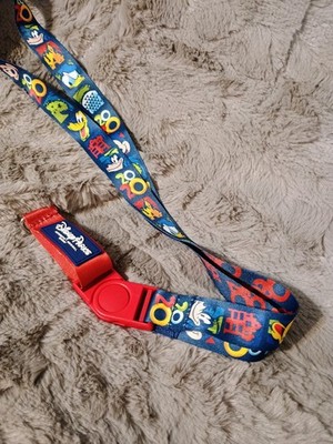 Disney Parks Lanyard Mickey Goofy Donald Removal Keychain
