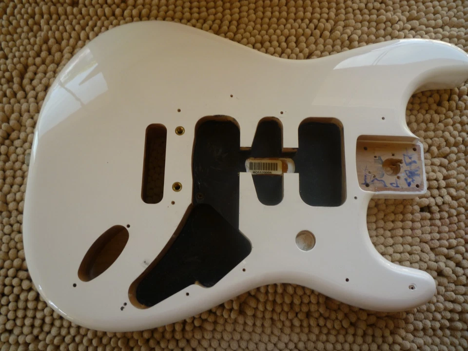 Fender Player Stratocaster Strat Body 2022 Polar White 2 pt Bridge Mount ¡GENIAL! Foto 2 de 4