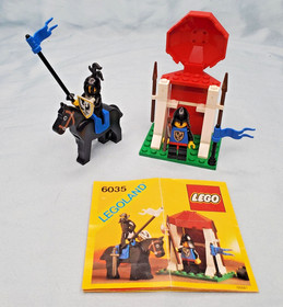 LEGO Castle Guard 6035 and King's Oarsmen 6017 both from 1987 - please read