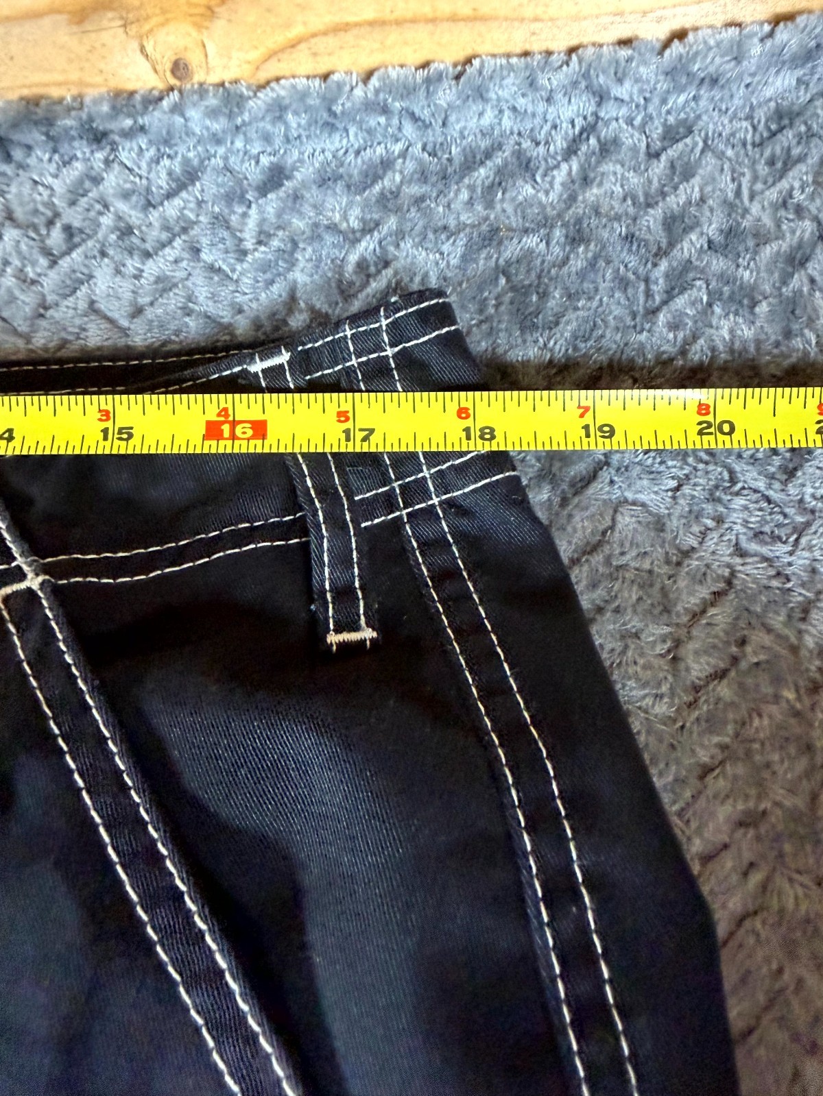 True Religion Cargo Pants Mens 33 Black Logo Mid Rise Straight Leg Everyday Wear thumbnail 4