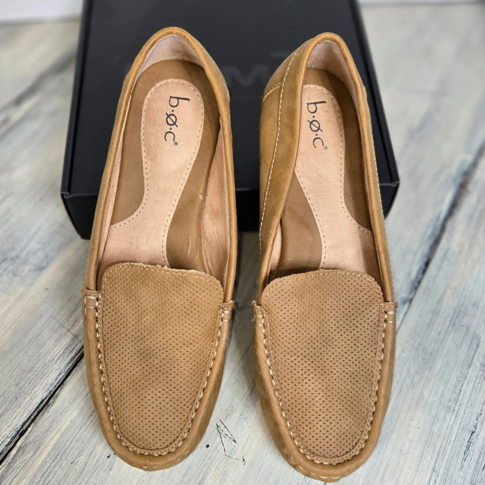 boc Be Well Tan Suede Perforated Loafer Flats Women's Size