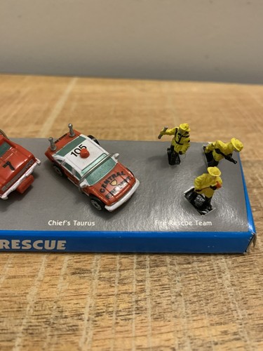 Galoob Micro Machines #33 Fire Rescue New - Picture 5 of 10