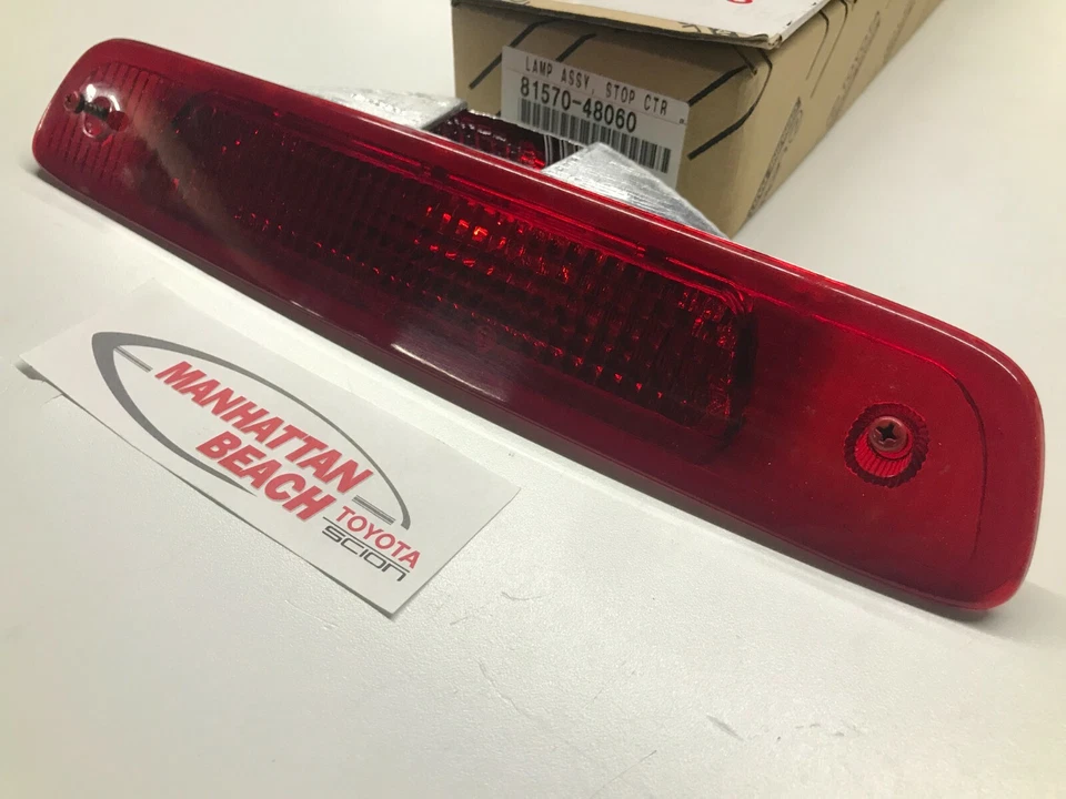 04-07 TOYOTA HIGHLANDER TERCERA LUZ DE FRENO 81570-48060 GENUINO TOYOTA OEM Foto 2 de 3