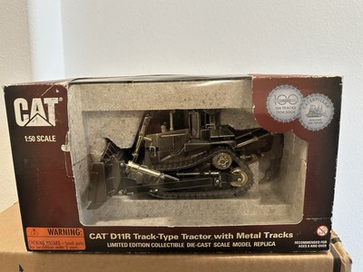限定版CAT D11R トラック型トラクター 1:50スケール