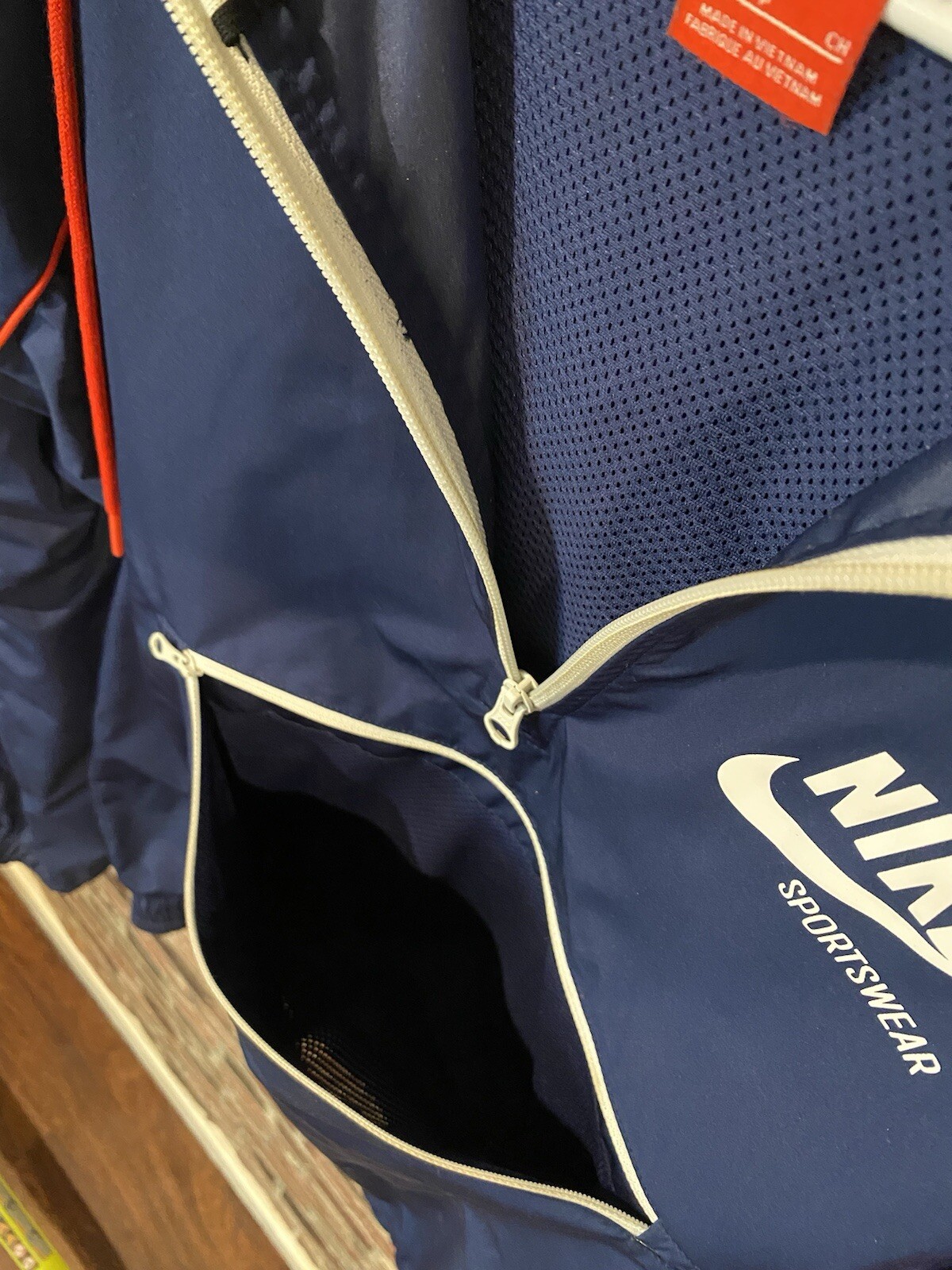 Nike Windbreaker Pullover SMALL - image 4