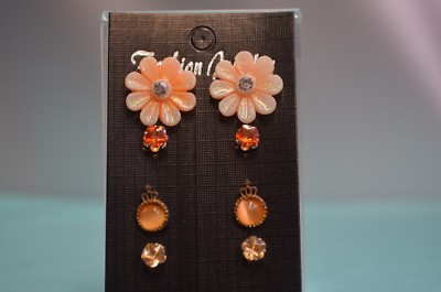 Plaquette De 4 Paires De Boucles D'oreilles Fantaisie - Neuf Sans Emballage