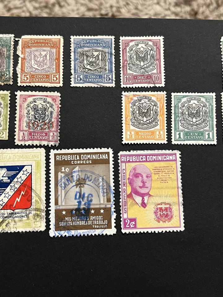 DOMINICAN REPUBLIC STAMP LOT ON PAGE (2 SIDES) TRIANGLES, FLOWERS, OLYMPICS - Image 3 of 4