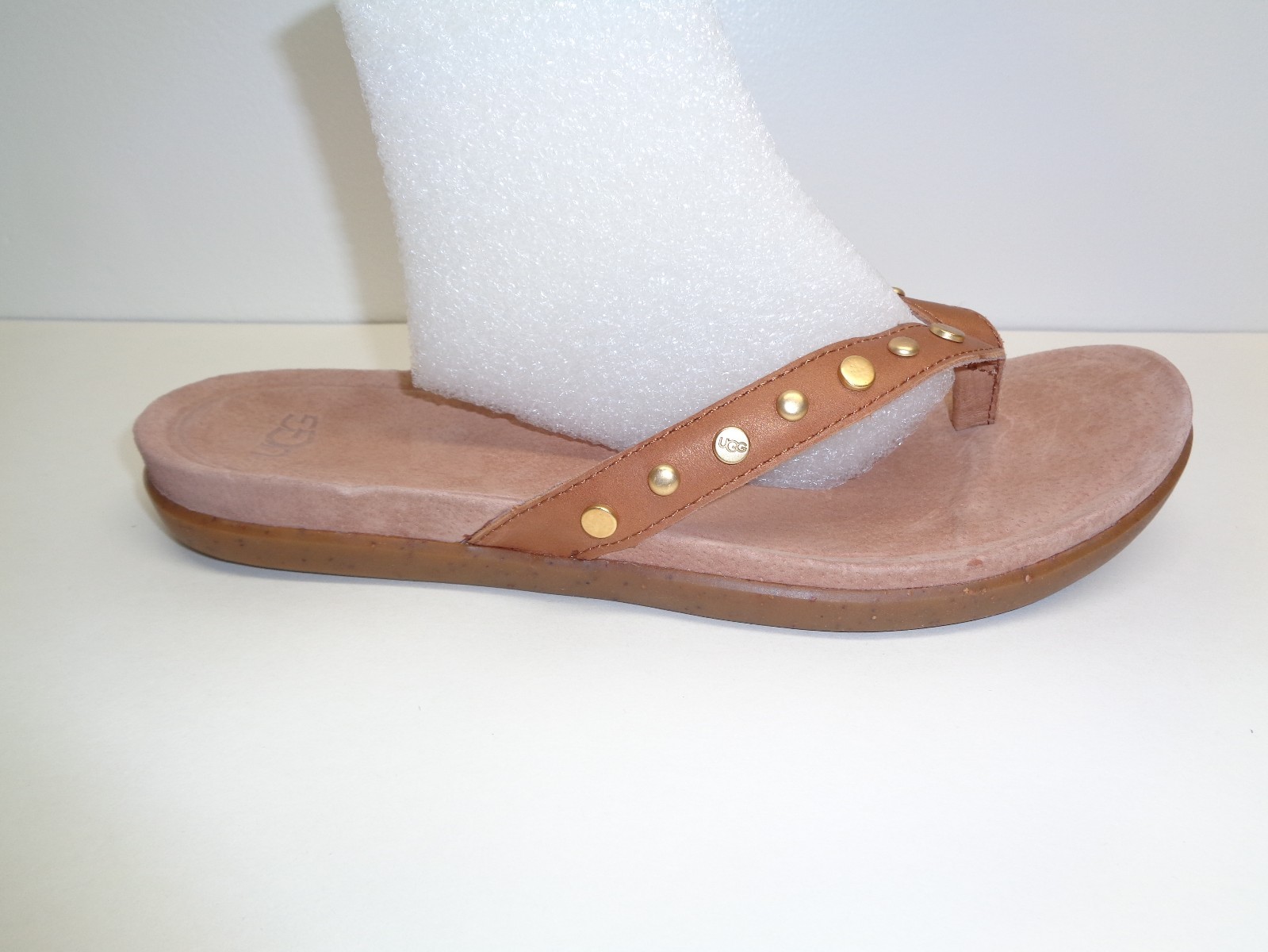 ugg leather flip flops womens