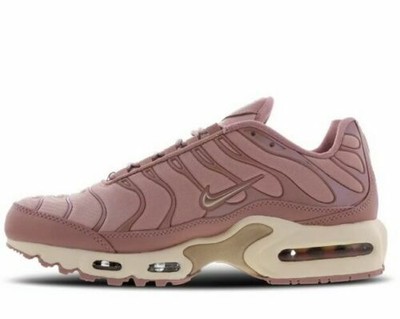 pink air max plus womens