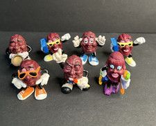 Lot of 7 Vintage Hardee  s California Raisins Figures Toys Band Shopping Boombox