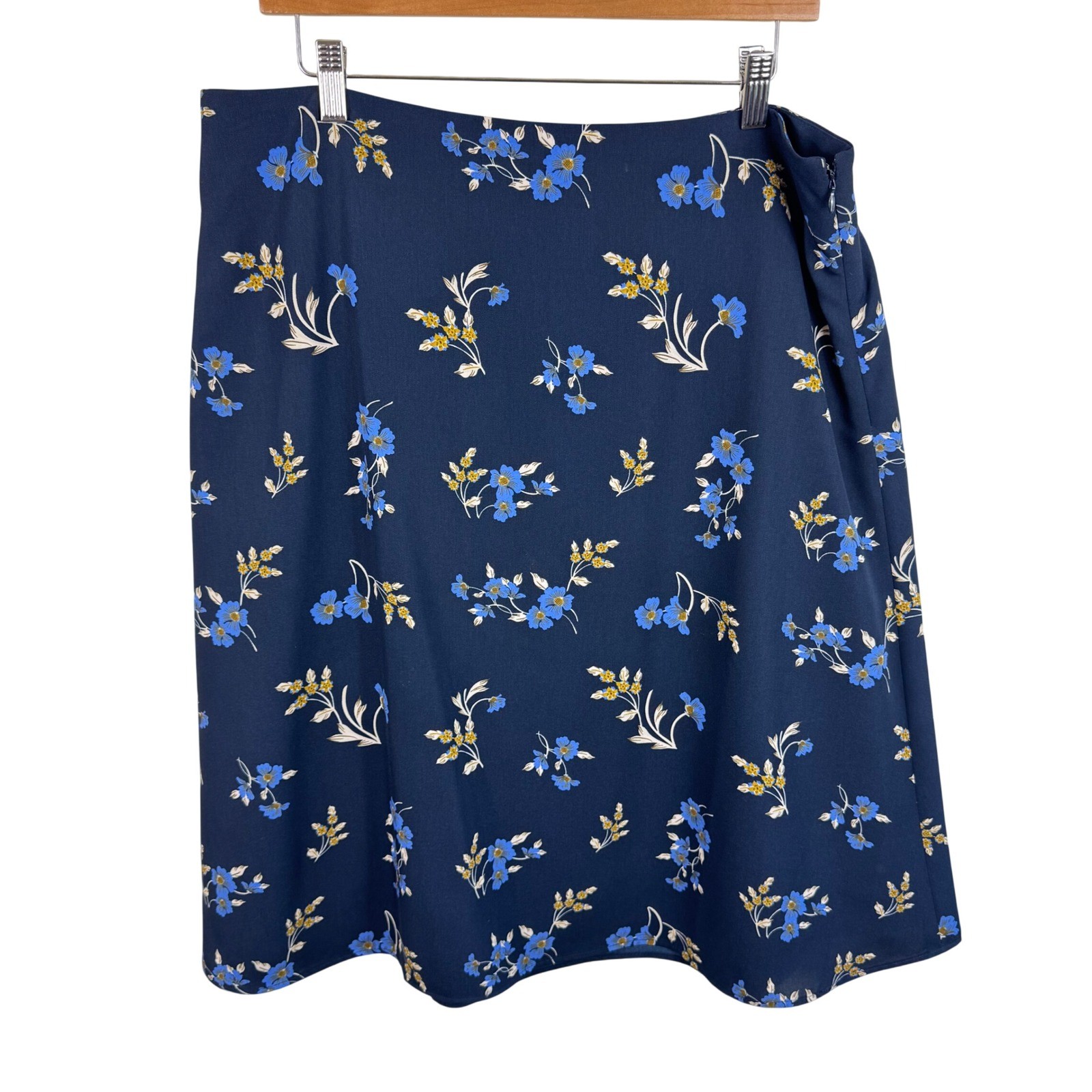 Ann Taylor Factory NWT Navy Blue Floral A-Line Skirt Womens Size 14 Knee Length