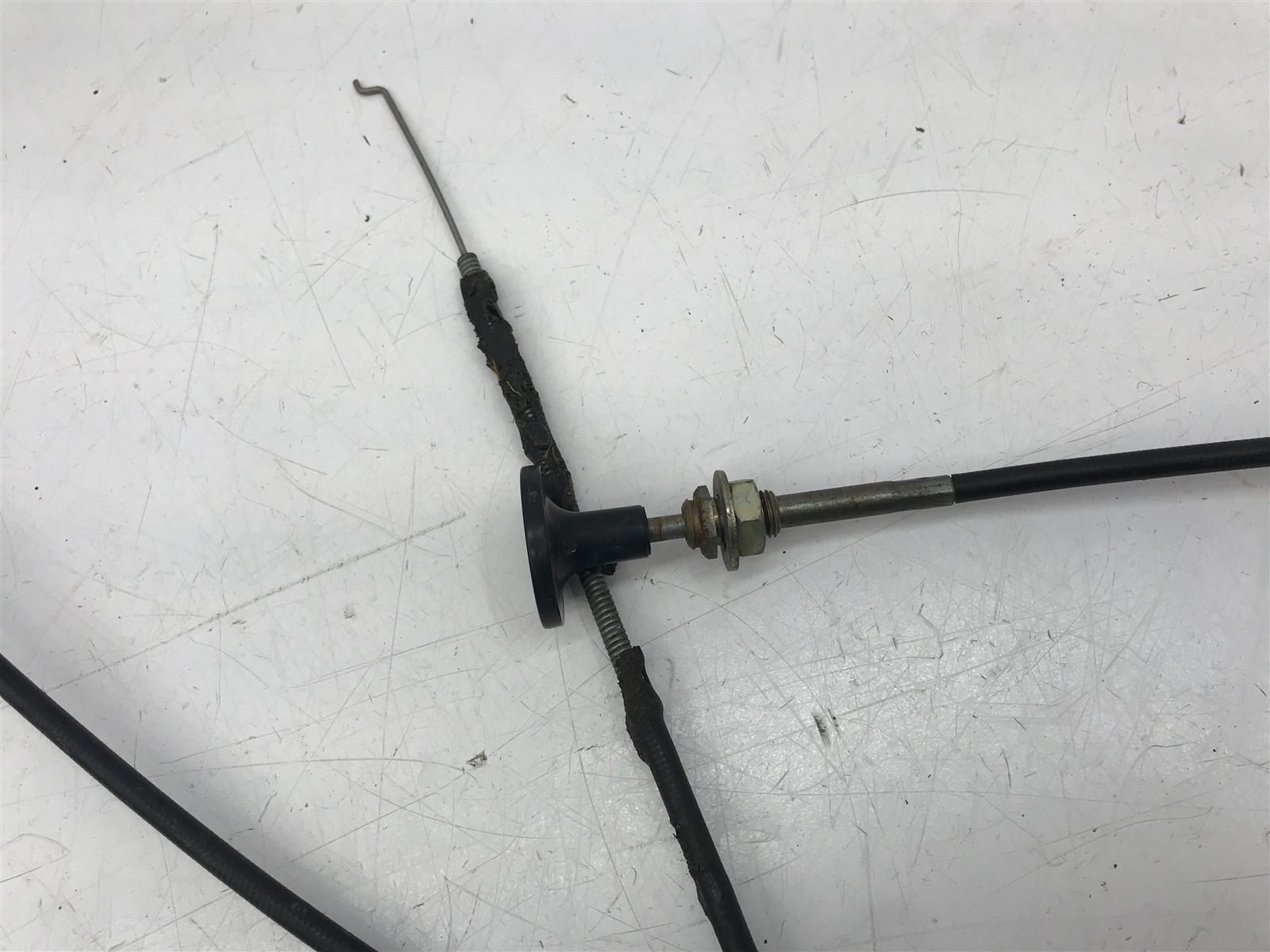 JOHN DEERE F620 F680 F687 THROTTLE AND CHOKE CABLES AM123642 TCA51174